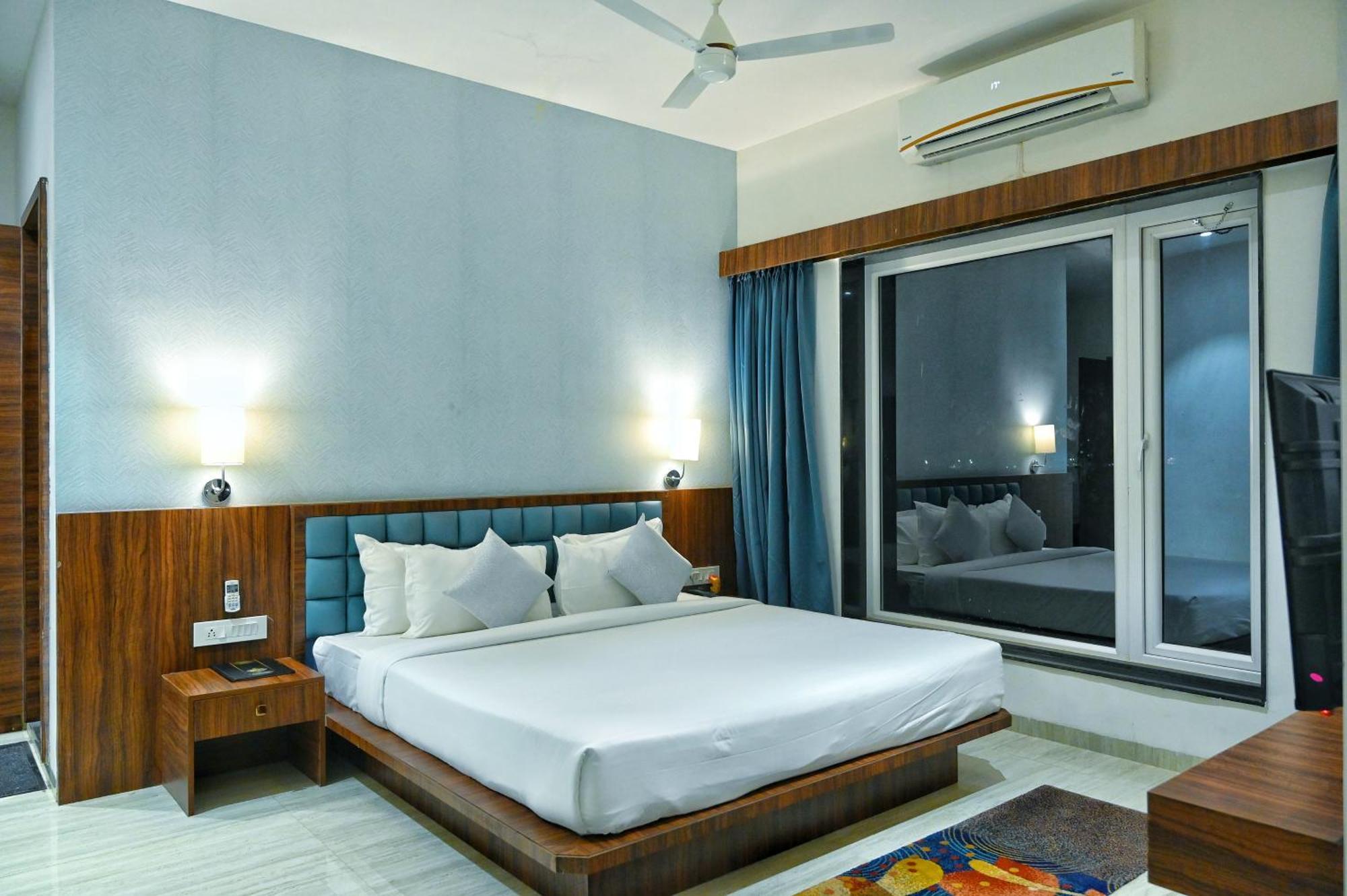 The One Hotel Nashik Exterior photo