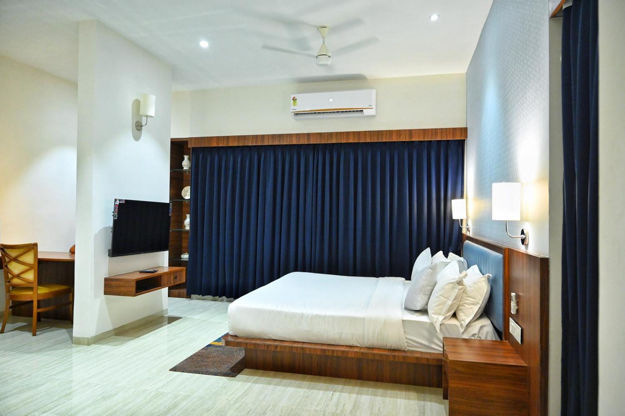 The One Hotel Nashik Exterior photo