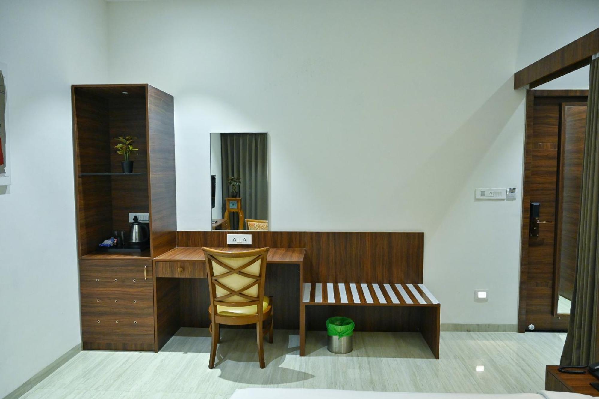 The One Hotel Nashik Exterior photo